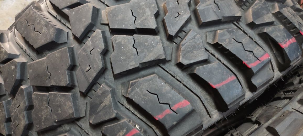 Pneus 305/65/17 cooper semi novos