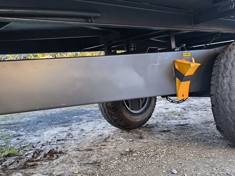 Przyczepa 1-osiowa niemiecka BRUNS wywr.3str Nowa po odbudowie