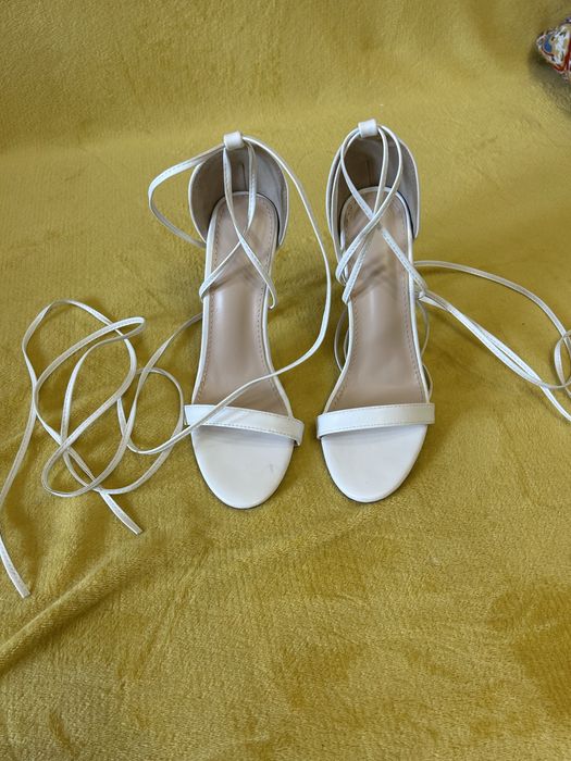 Жіночі босоніжки