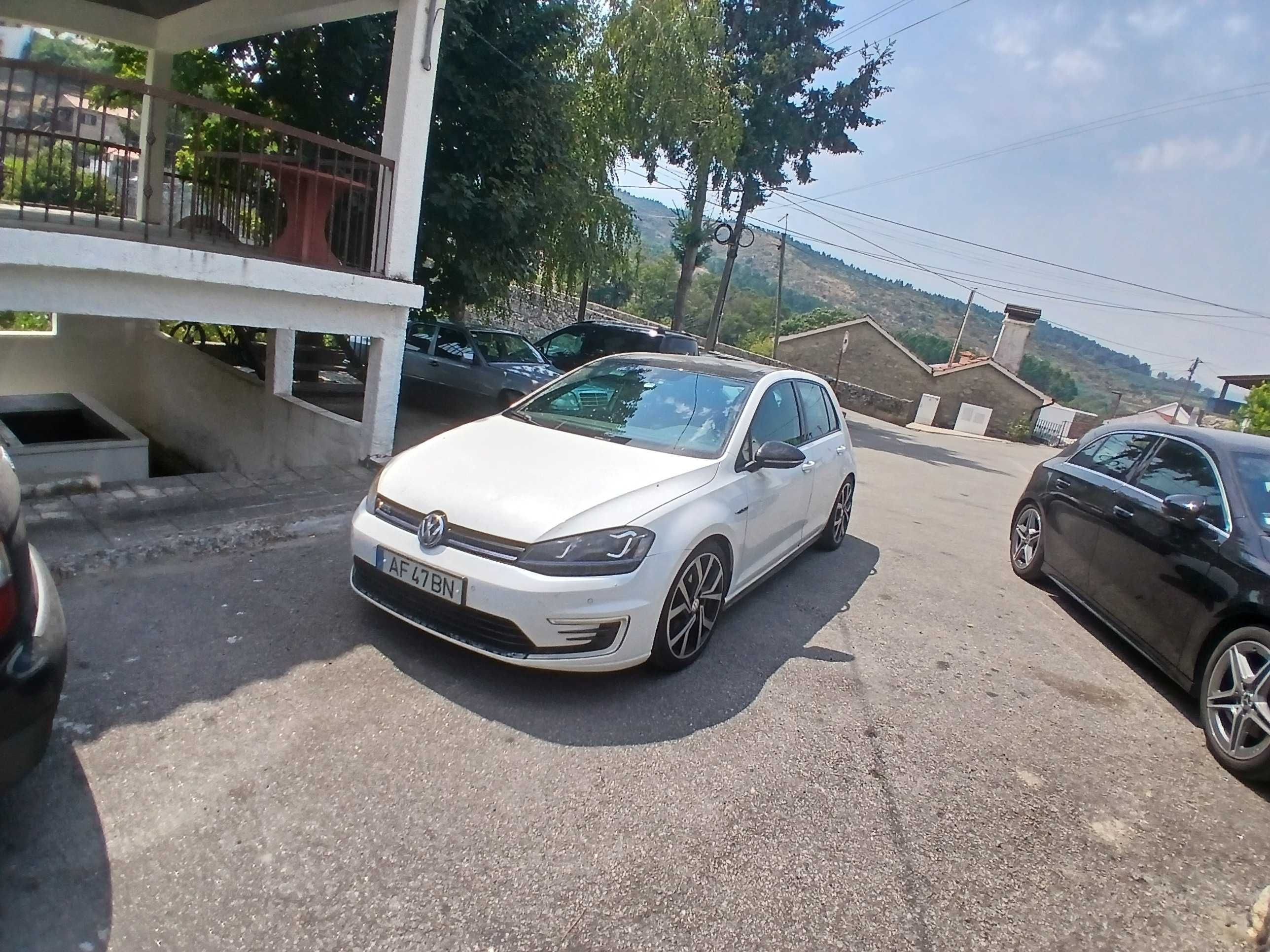 Golf GTE bem estimado.