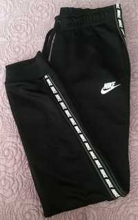 Spodnie oryginalne Nike XS