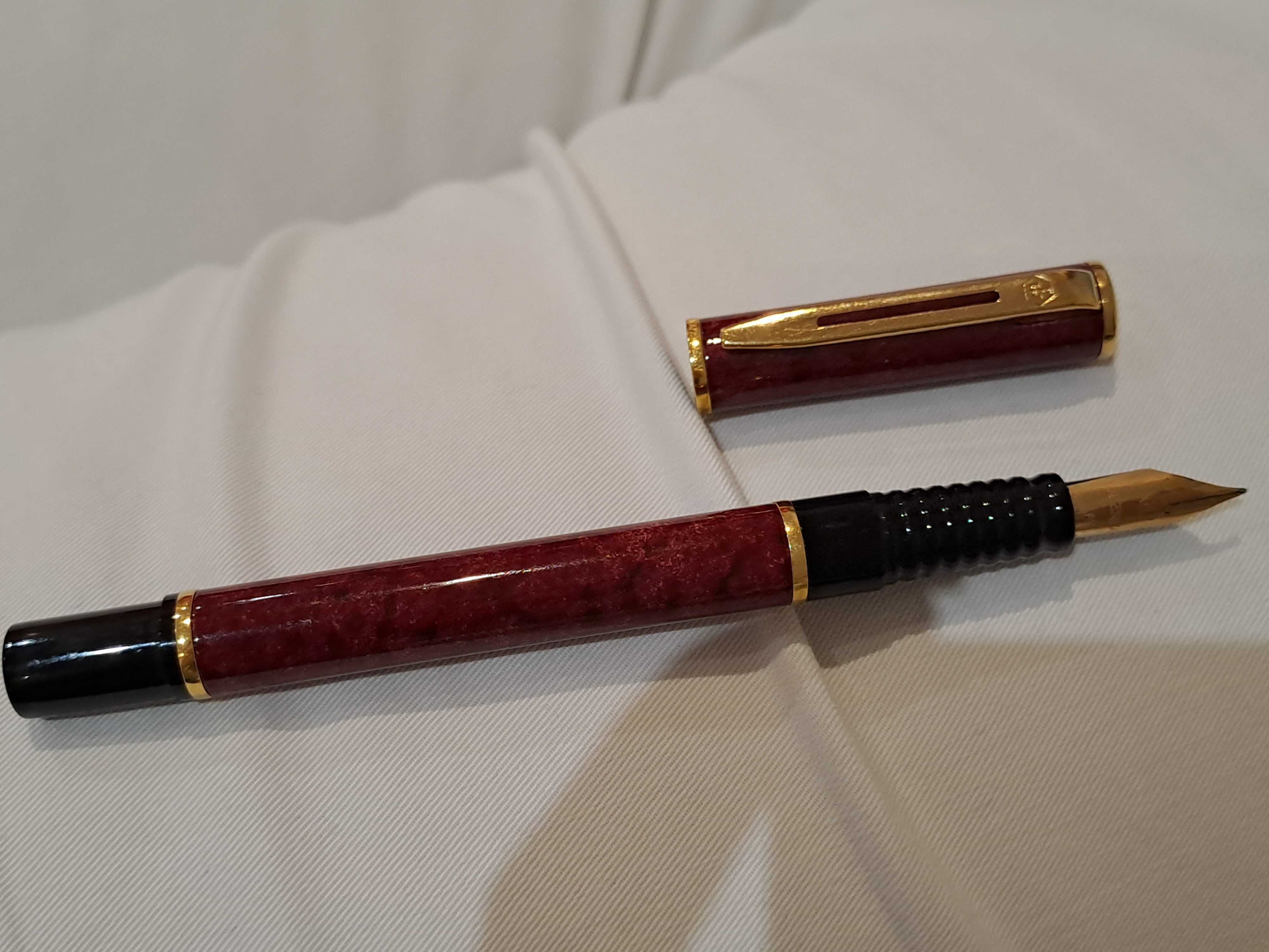 Caneta Waterman bordeaux