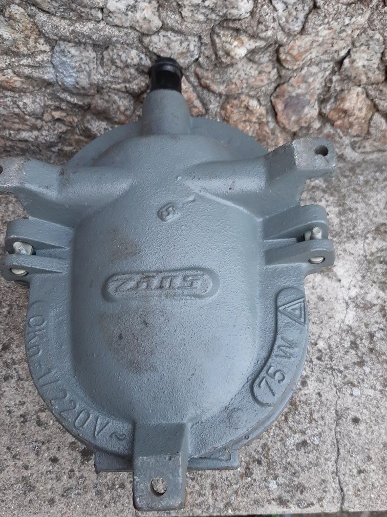 Lampa z okresu PRL-u