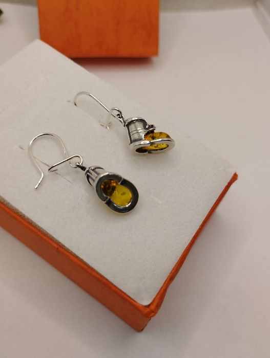 Srebrne kolczyki z bursztynem, buciki, próba 925