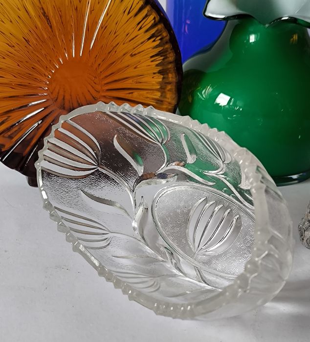 Gondola tulipany piękne stare szkło