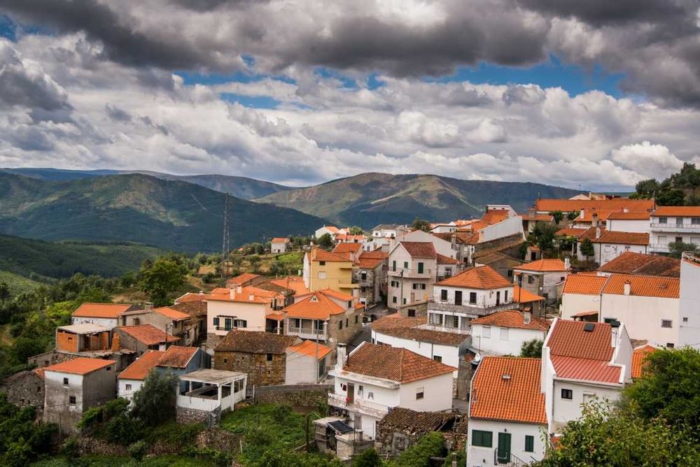 Casa de aldeia para reconstrução - Sarzedo