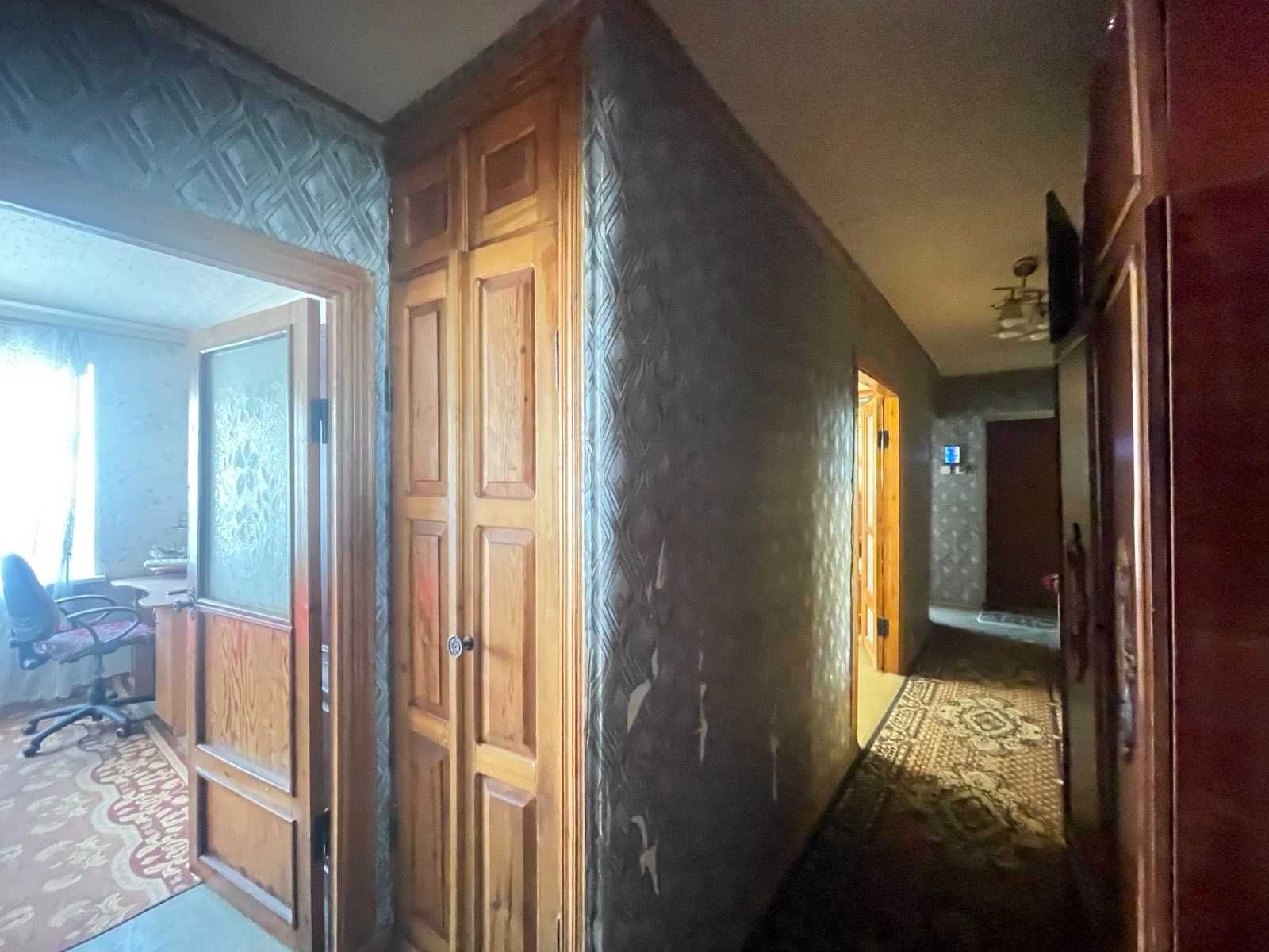 Продаю 3-кімнатну квартиру. Центр. 67 м