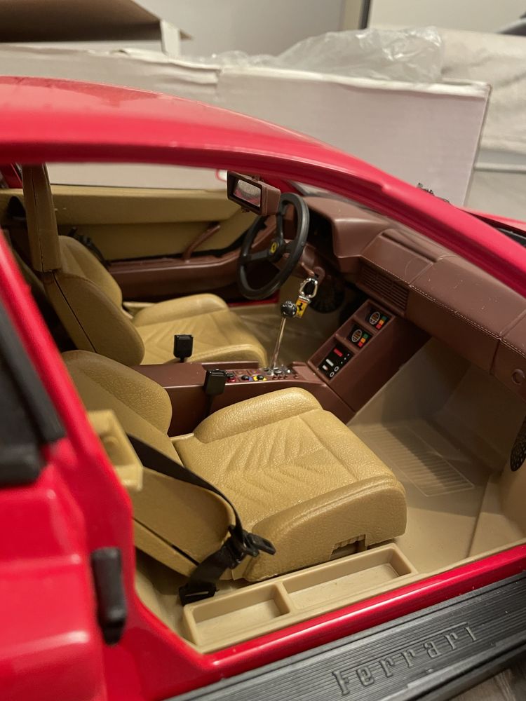 Pocher Ferrari Testarossa w skali 1:8 złożony w oryginalnym opakowaniu