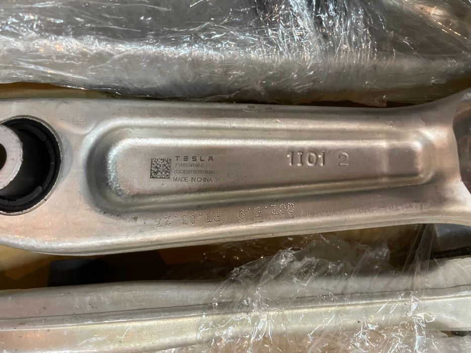 Рычаг подвеска Важіль підвіски Tesla Model Y Model 3