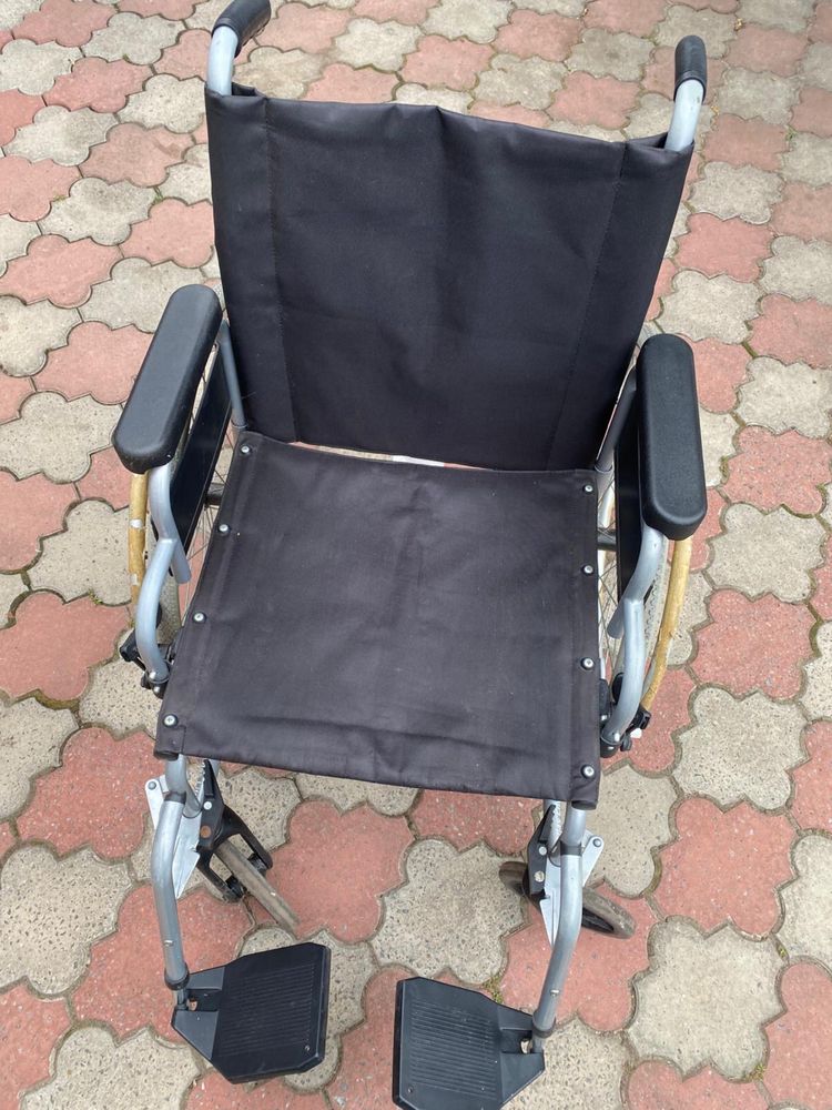 Продам инвалидную коляску