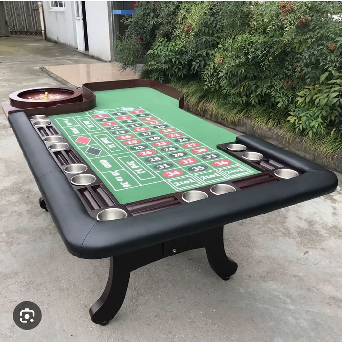 Стол американской рулетки с колесом