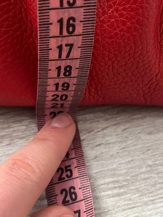 Сумка червоного кольору жіноча