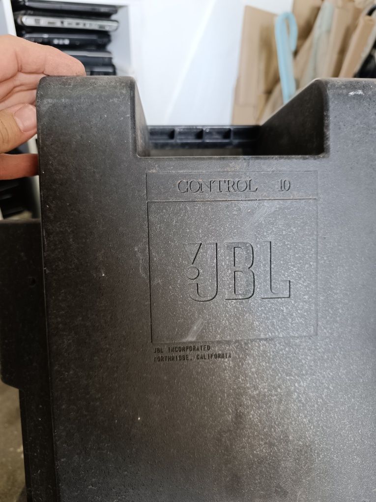 Colunas JBL Control 10
