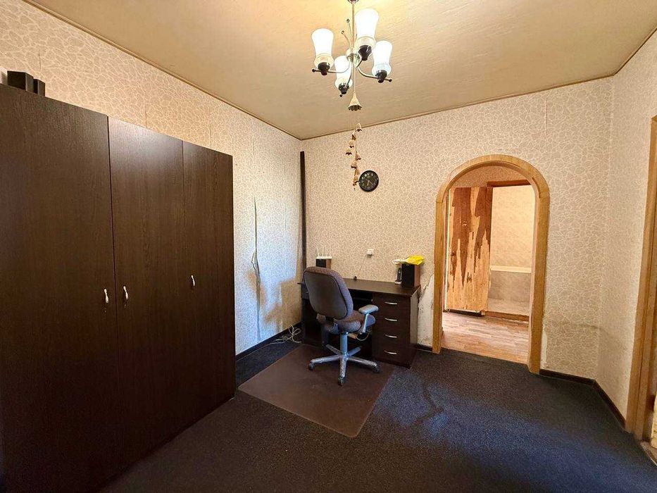 3 кім квартира з ремонтом, метро Харківська, вул. Ревуцького 18А