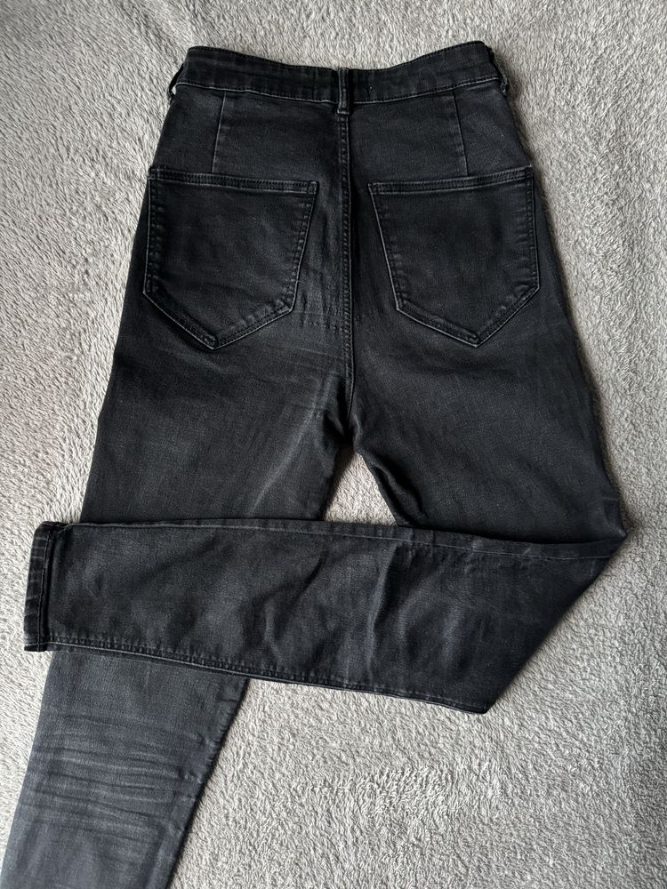 Czarne jeansy Zara