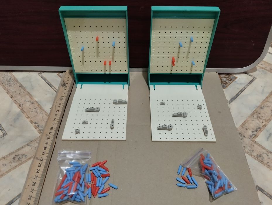 Детская настольная игра. Морской бой. Времён СССР. Состояние хорошее.