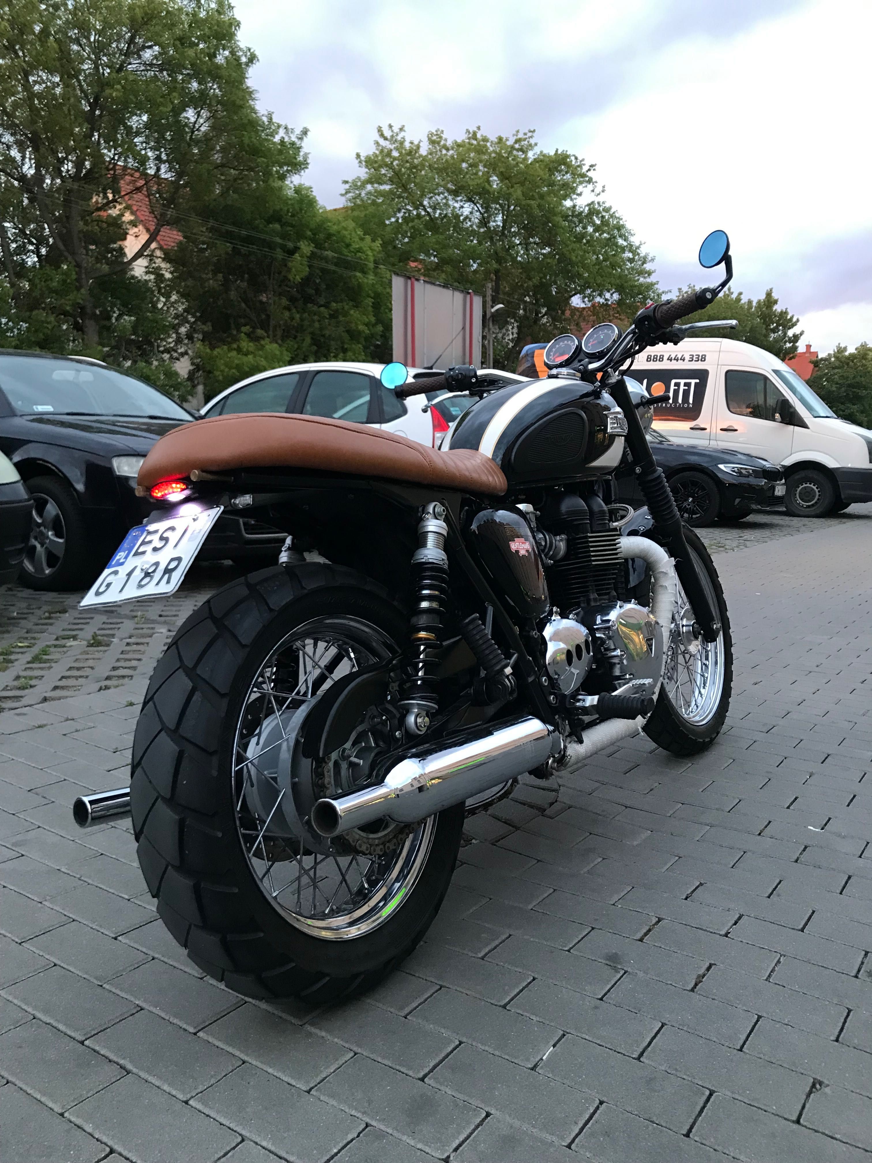 Bonneville T100 Cafe Racer Scrambler Custom