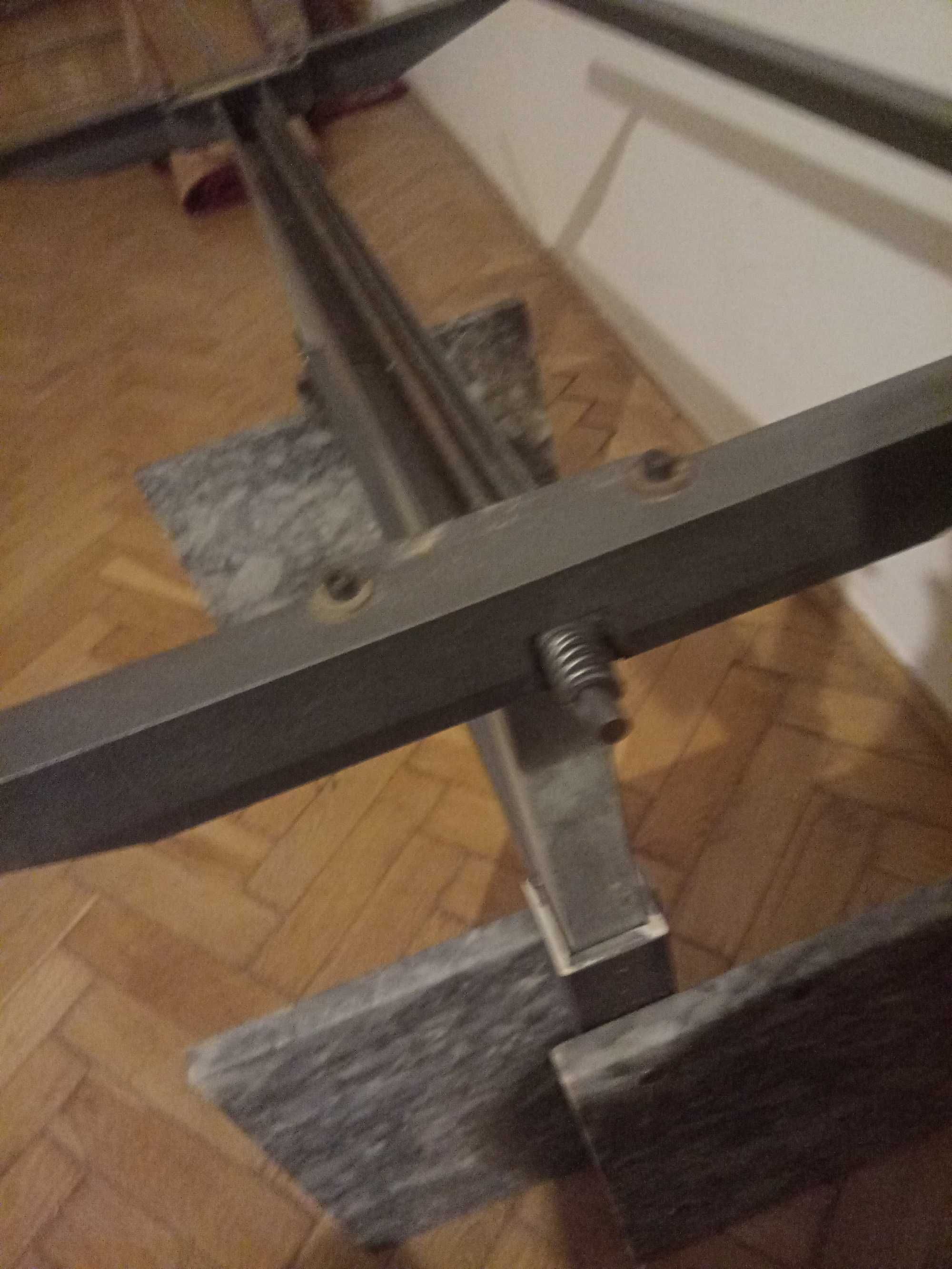 Stół ze zdejmowanym blatem