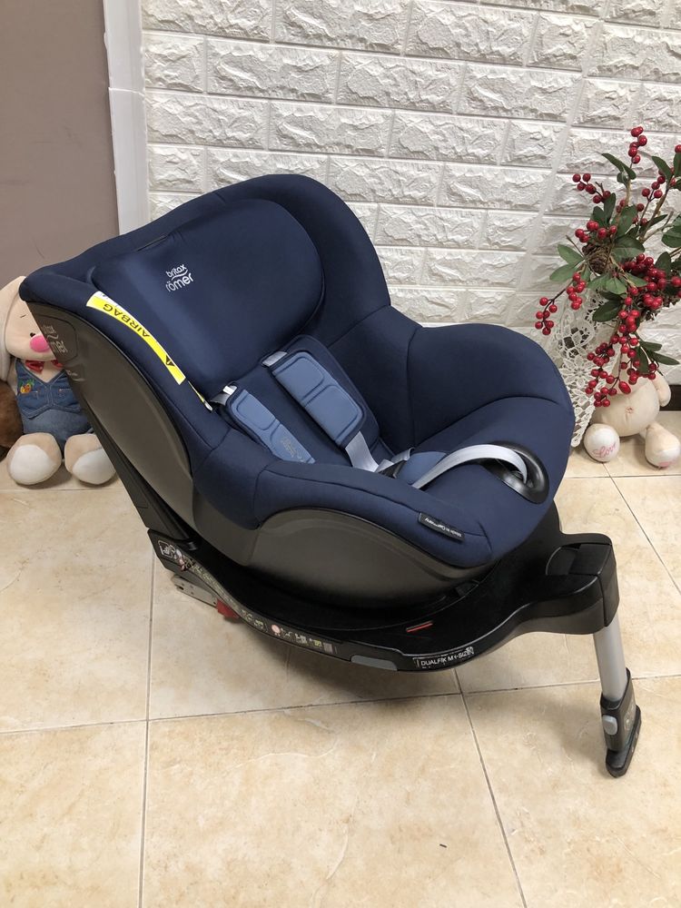 Автокрісло Britax Römer DUALFIX M i-SIZE Група 0+/1 (0-18 кг) 360