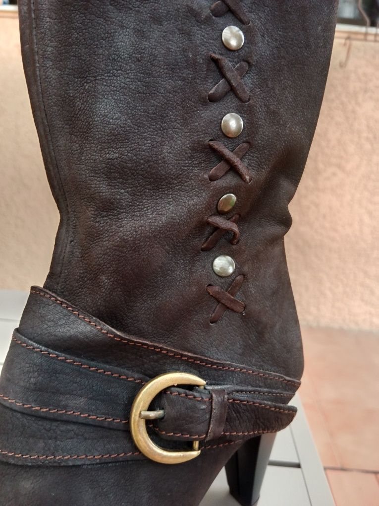 Botas altas novas 35