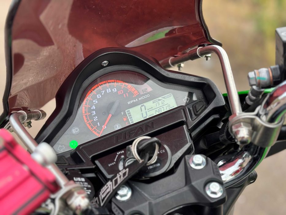 Мотоцикл LIFAN KP200 (LF200-10B)