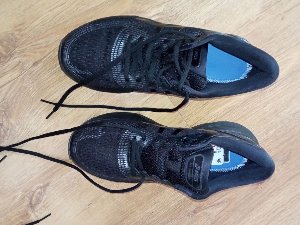Asics Buty sportowe   21 Nimbus rozmiar ok.41