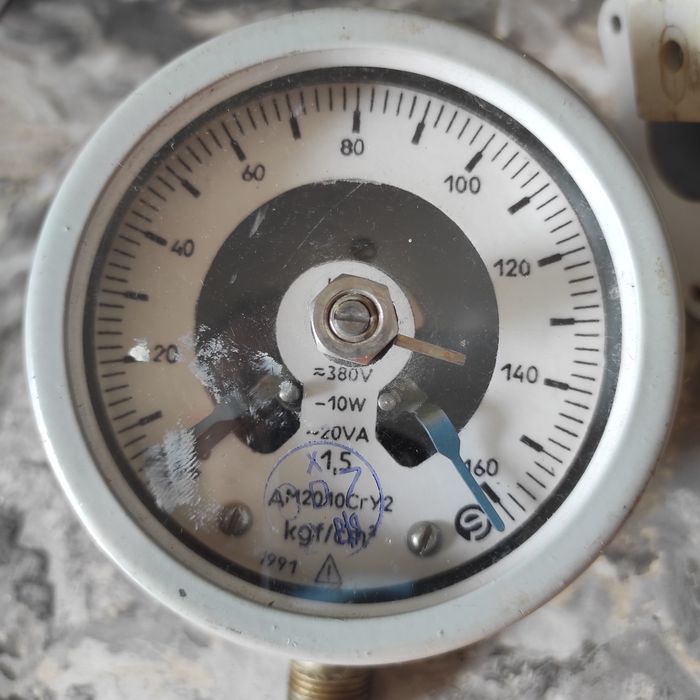 Манометр, мановакуумметр и вакуумметр электроконтактные ДМ2010Сг, ДА20