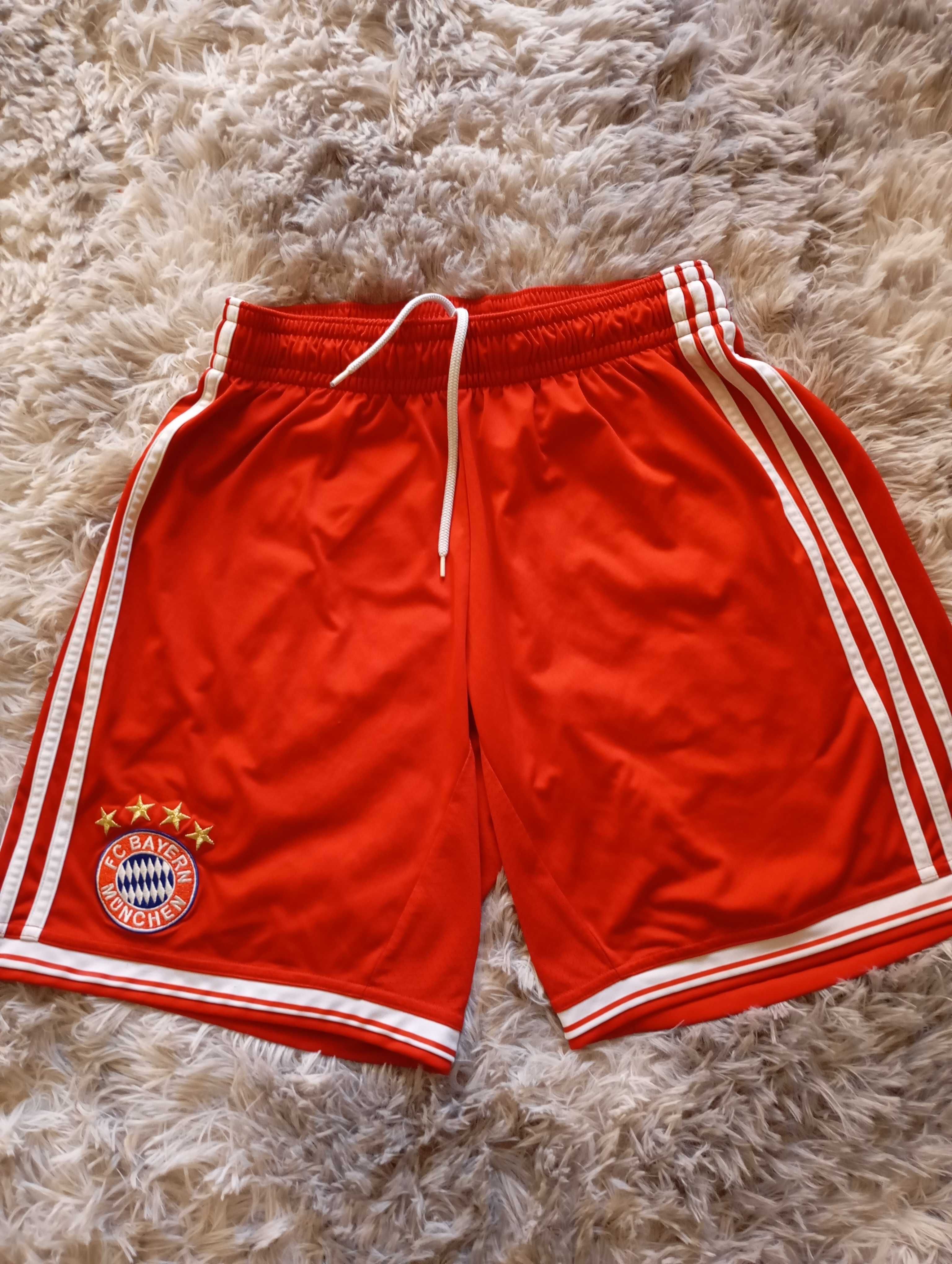 Шорти спортивні Adidas M