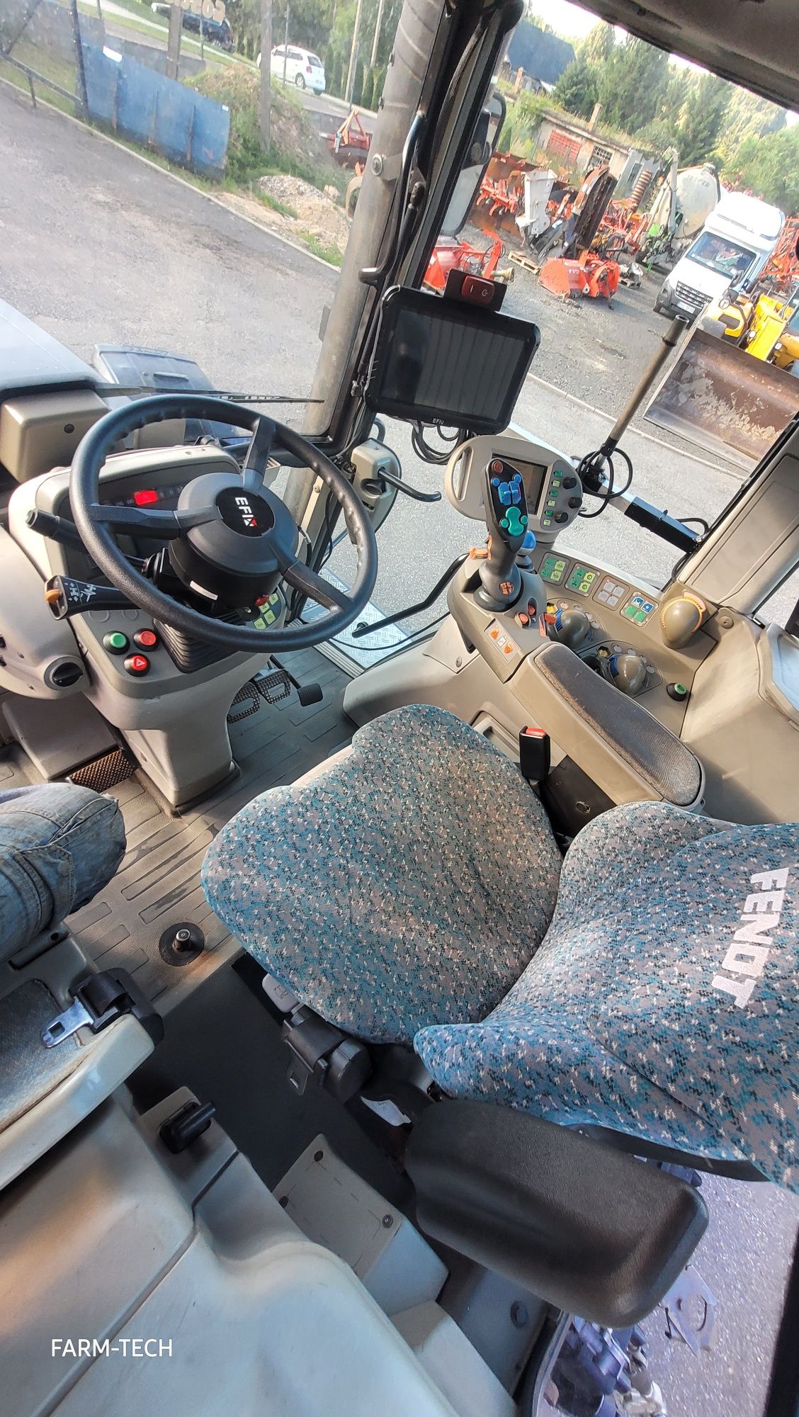 Fendt 818 Vario TMS GPS RTK Black jak 820