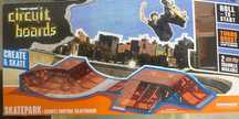 Skate Park com skateboards e controlo remoto