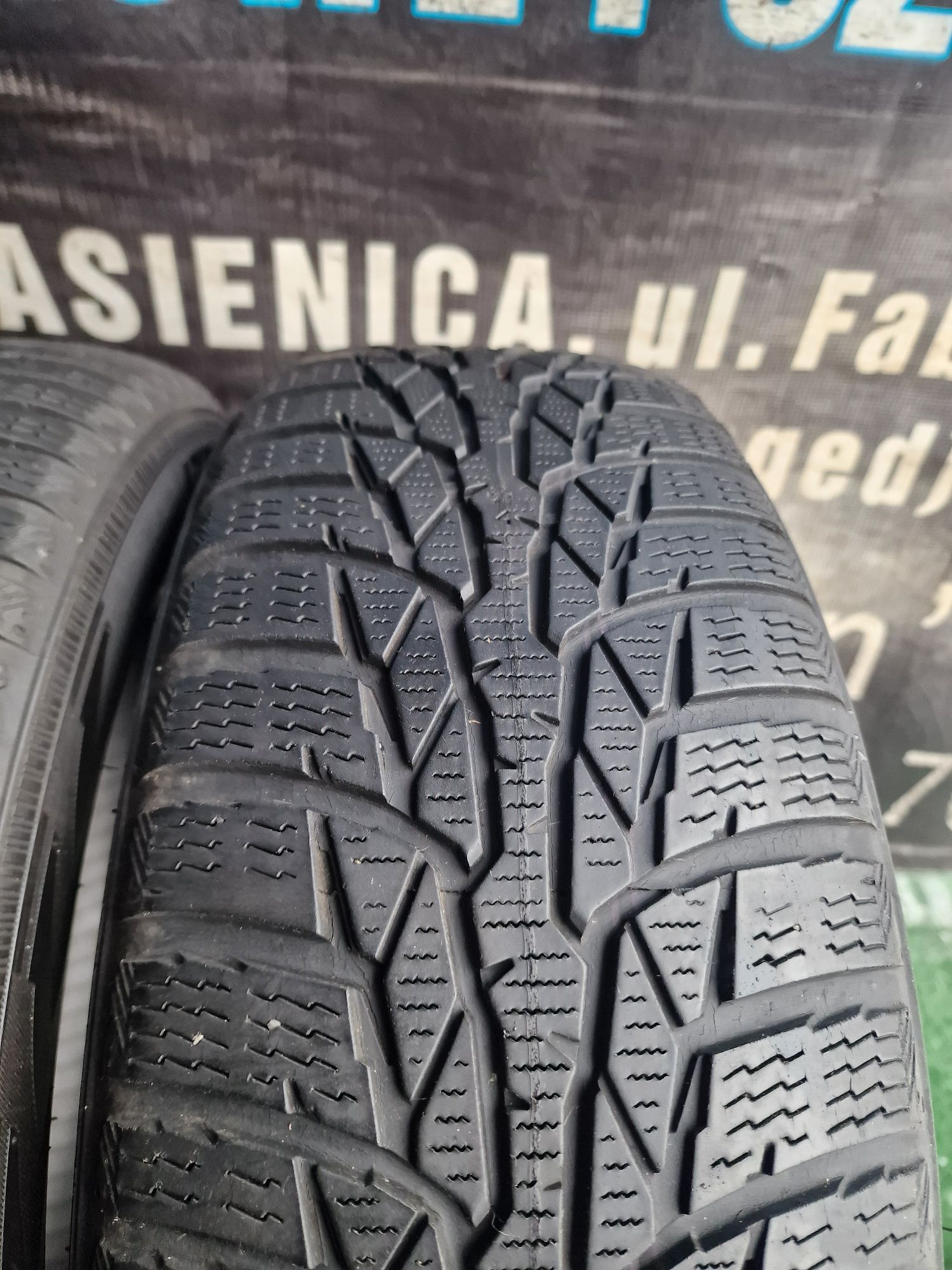Opony zimowe 175/65/14 Nokian Para