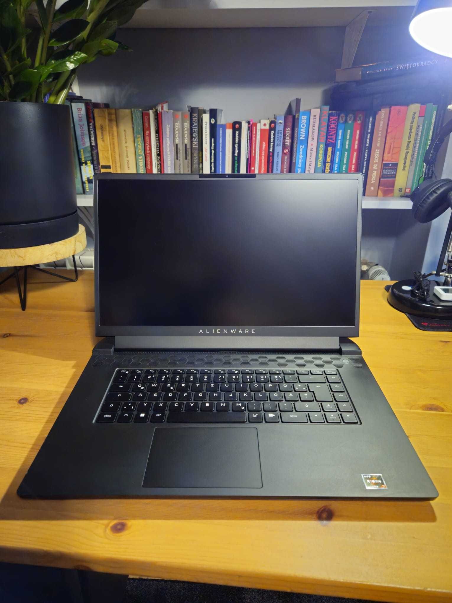 Dell Alienware M17 R5 / RTX 3070Ti / Ryzen 7 6800H / 32 GB RAM G-SKILL
