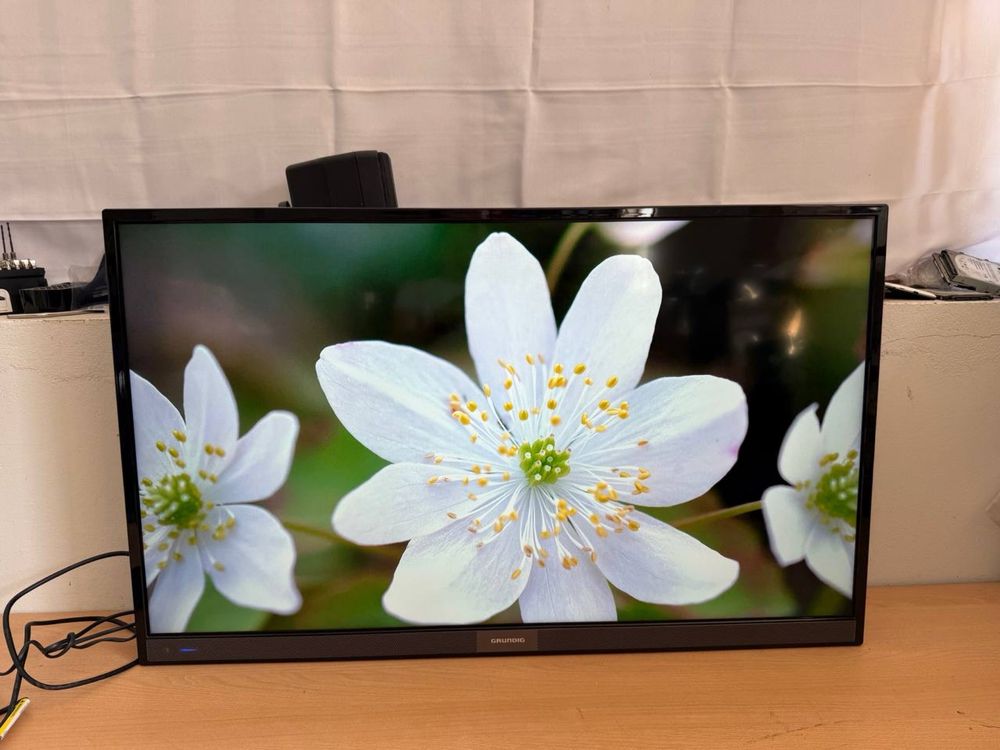 Телевізор Grundig 40 VLE 6520 BL 40” Full HD / HDMI + VGA / Без Smart