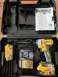 Zestaw zakrętarka 18V DeWalt DCF887P2 2 aku 5.0Ah+ładowarka+walizka