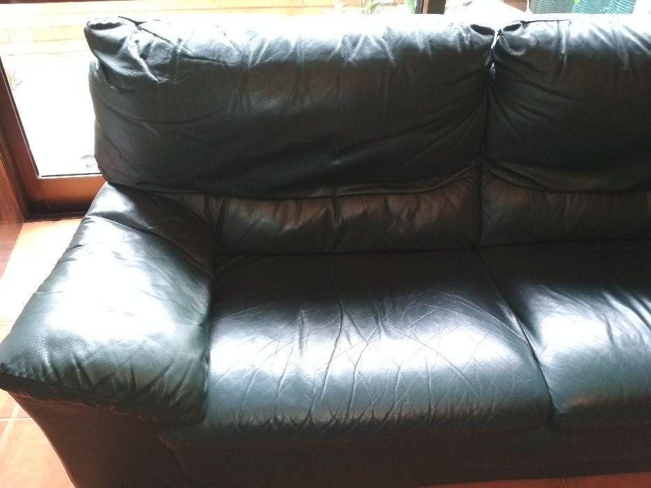 Sofa em pele genuina+puf