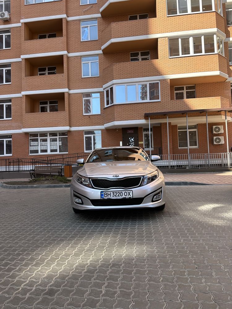 Продам киа к5  2013 год