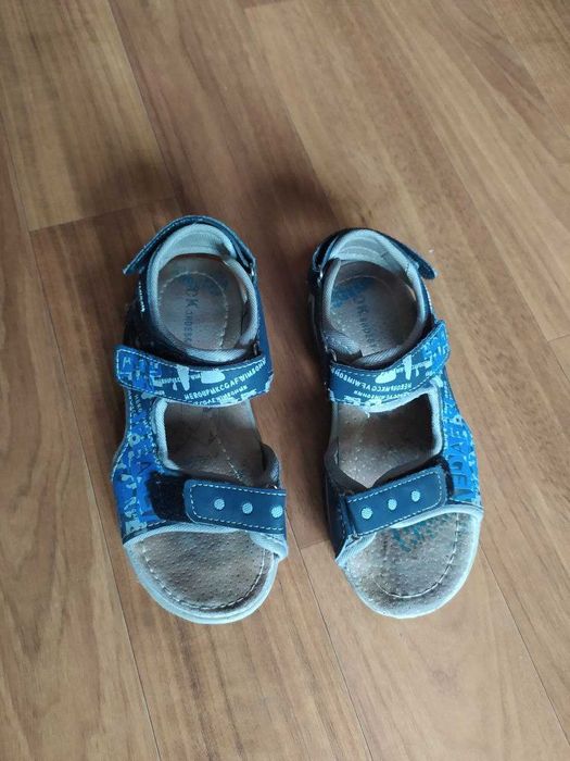 Босоніжки для хлопчика 7-8 років
