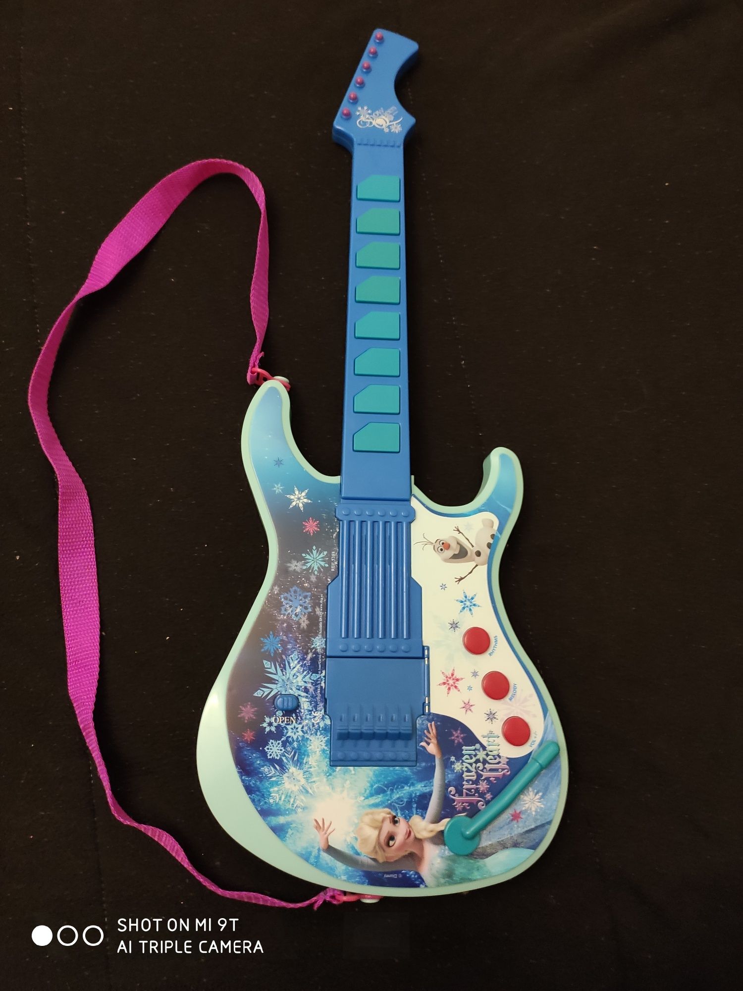 Guitarra elétrica Frozen como nova