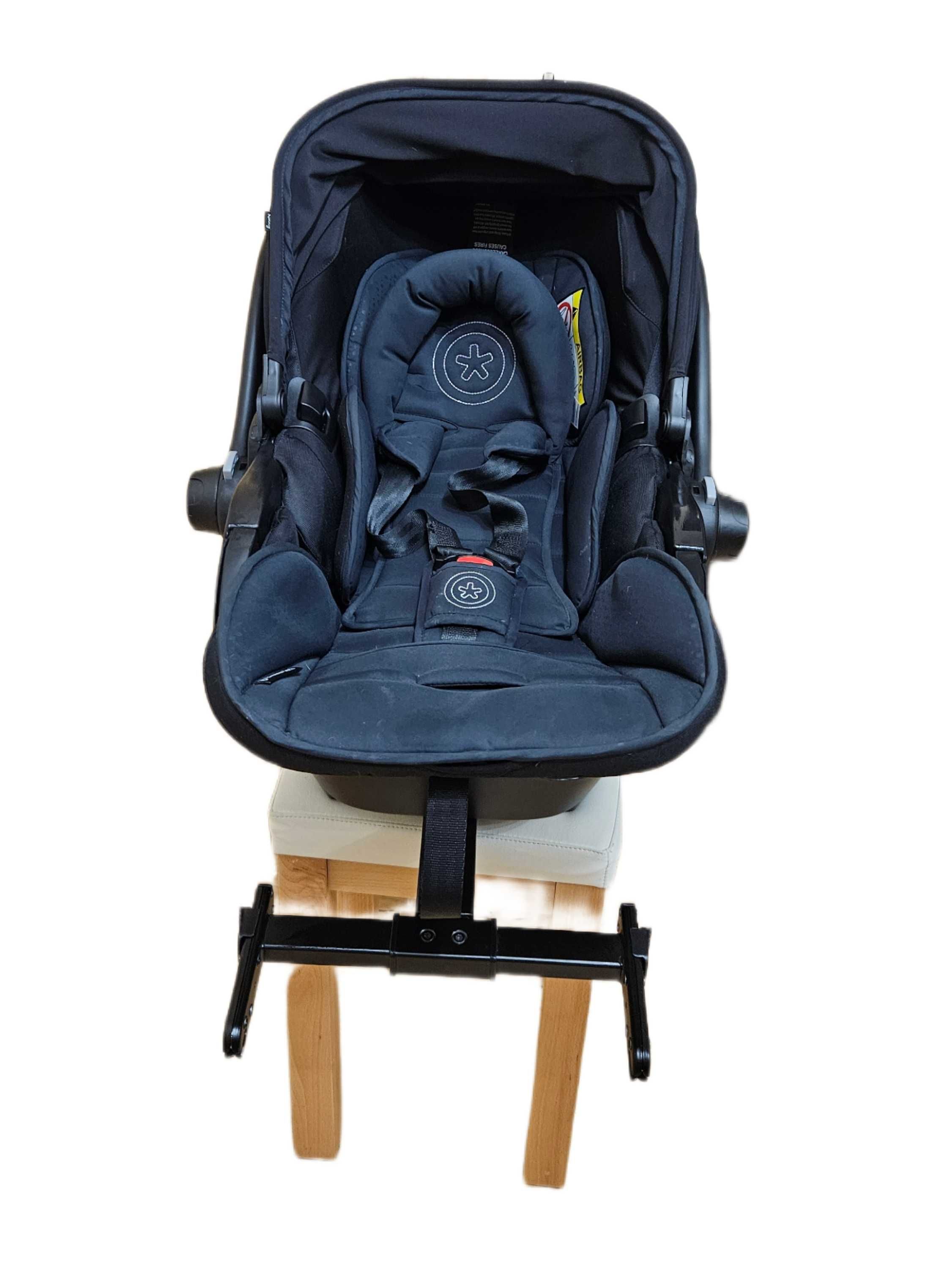 Fotelik samochodowy Kiddy Evoluna i-Size 2 + Baza
