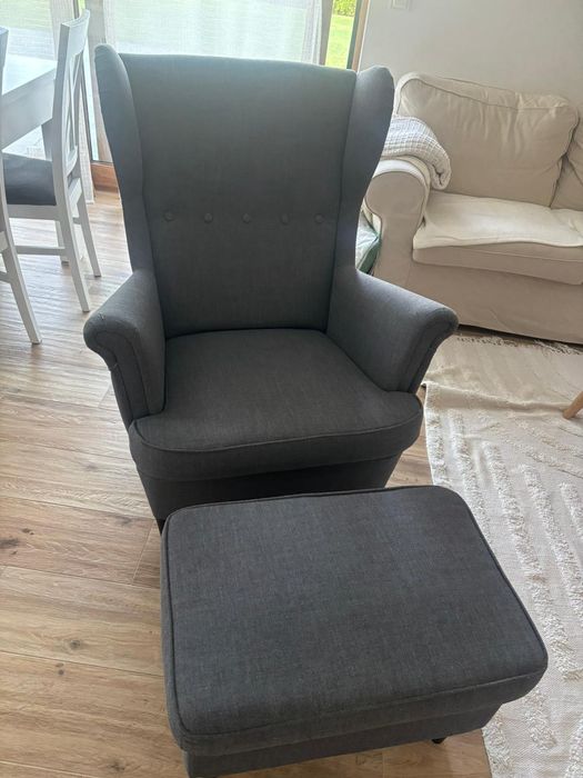 Fotel "Uszak"  IKEA z podnóżkiem