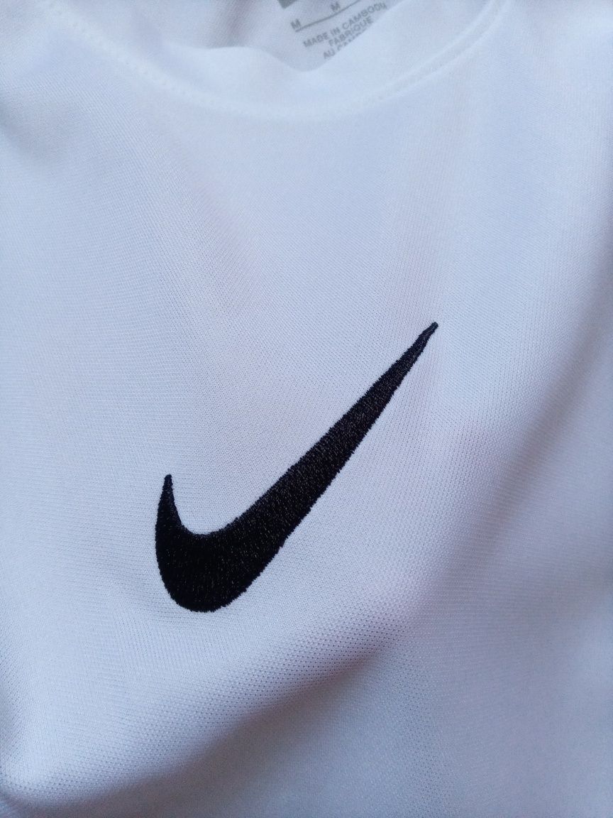 Nike Dri-Fit Slim-Fit футболка вышитый свуш / М