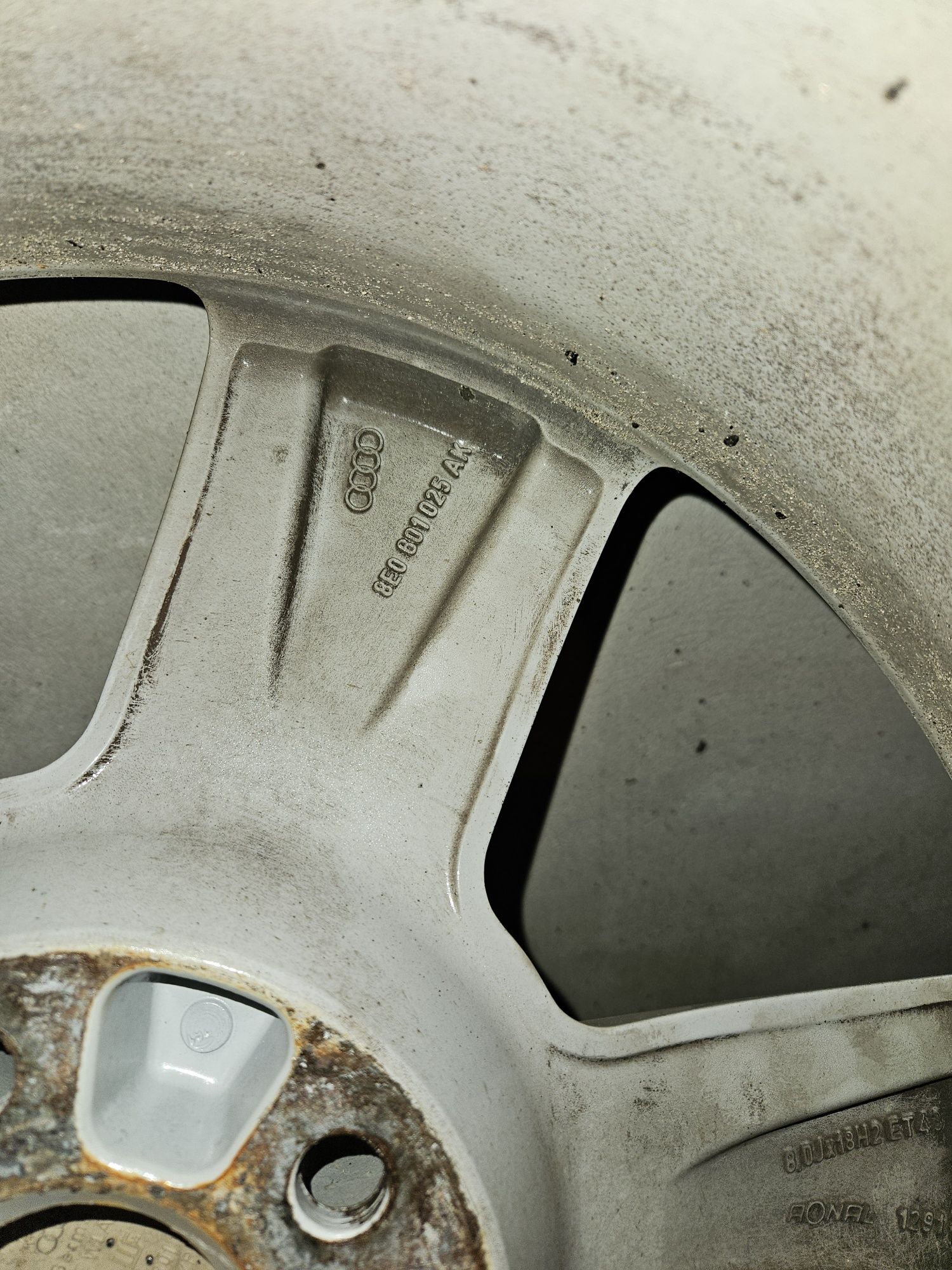 Koła felgi aluminiowe 18 cali z Audi A6 C6 z oponami