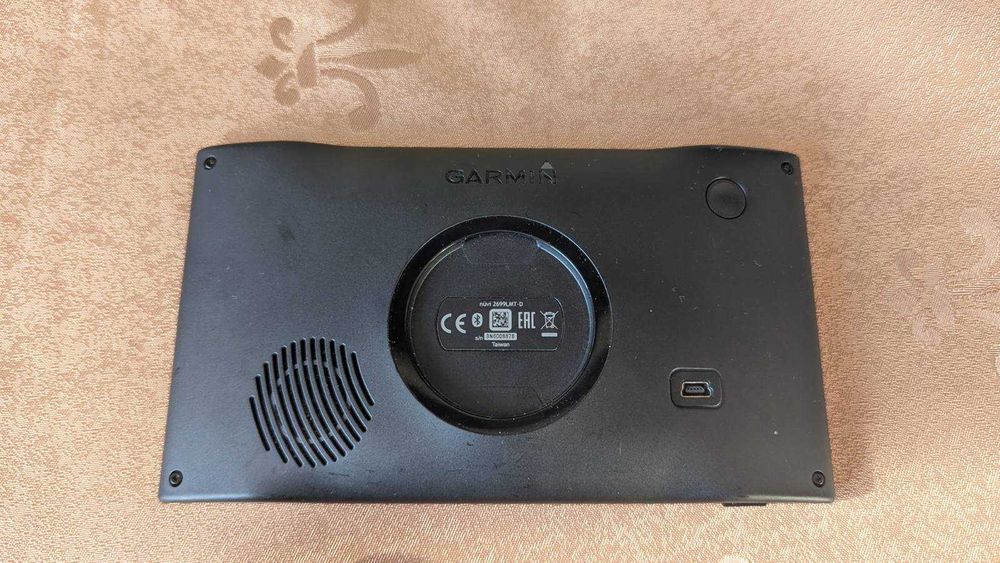 GPS-навігатор Garmin Nuvi 2699LMT + карти України і Європи