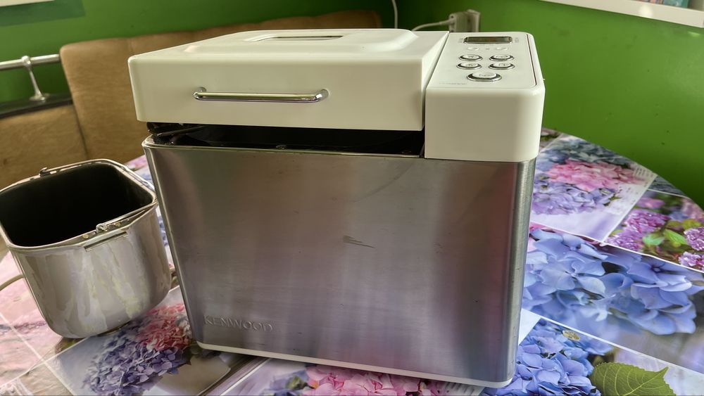 Продам хлебопечь б/у. Kenwood