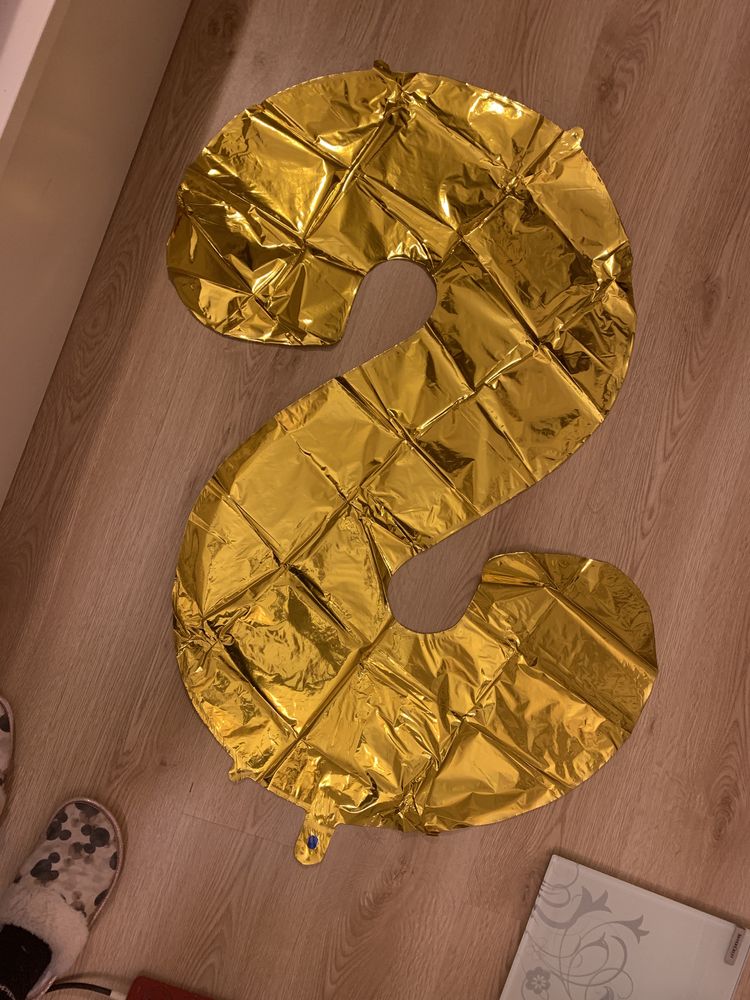 Zestaw balonów na hel na 18 urodziny złote duże cyfry