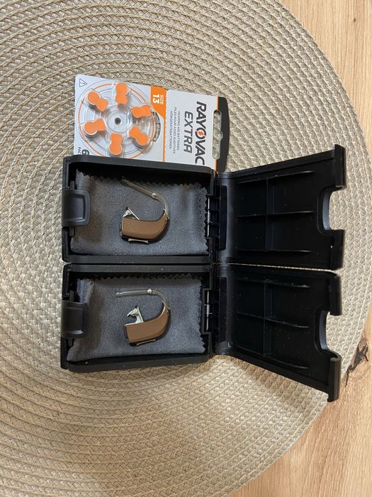 Zestaw dwóch aparatów słuchowych Oticon