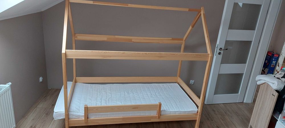 Łózko domek sosna 180x90 plus barierka