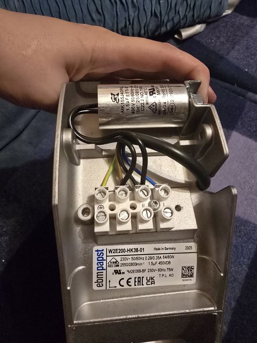 Вентилятор осевой 230В ebmpapst  W2E200-HK38-01