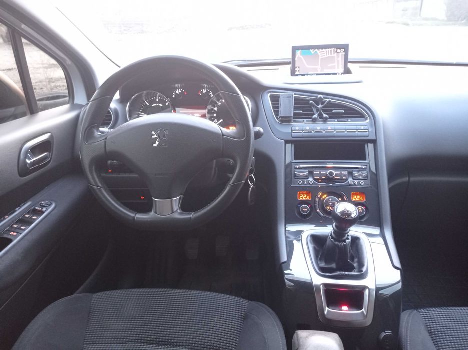 Продам Пежо 5008 2л.HDI