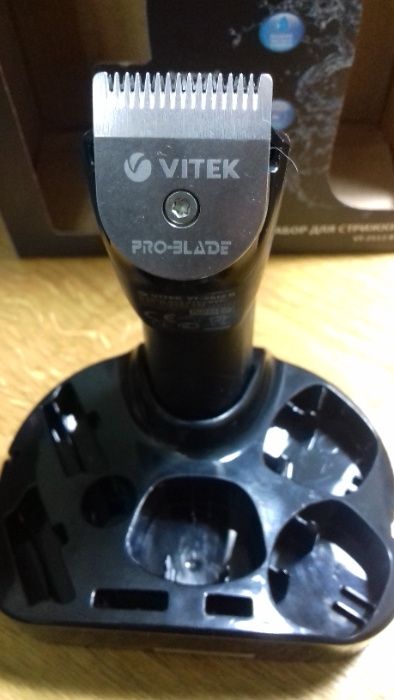 Машинка для стрижки Vitek VT-2512